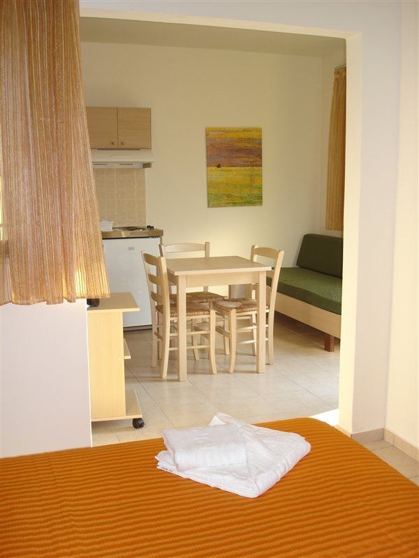 Margarita Beach Hotel Agia Marina 외부 사진