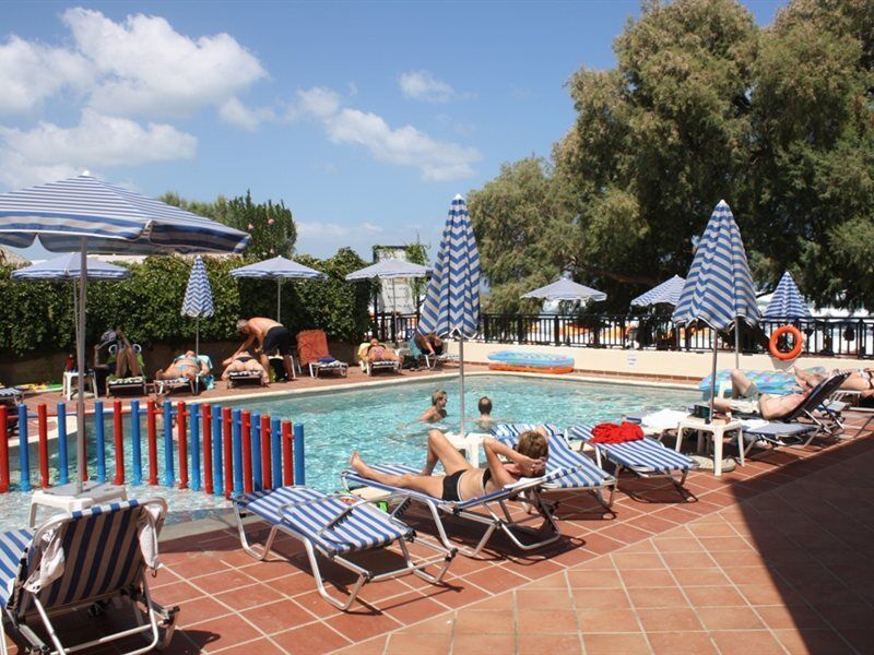Margarita Beach Hotel Agia Marina 외부 사진